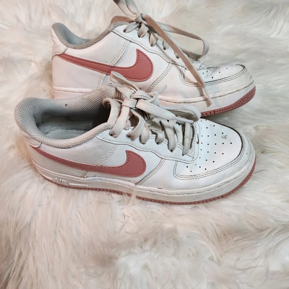 Nike Air Force Swoosh